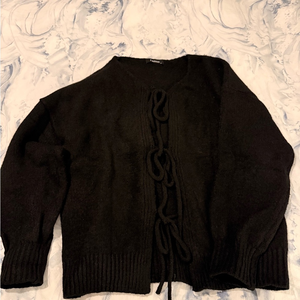 Chic Black Cardigan with Stylish Front Tie